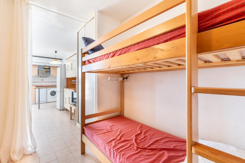 _lv_images__lot_0000002429_05_19202053