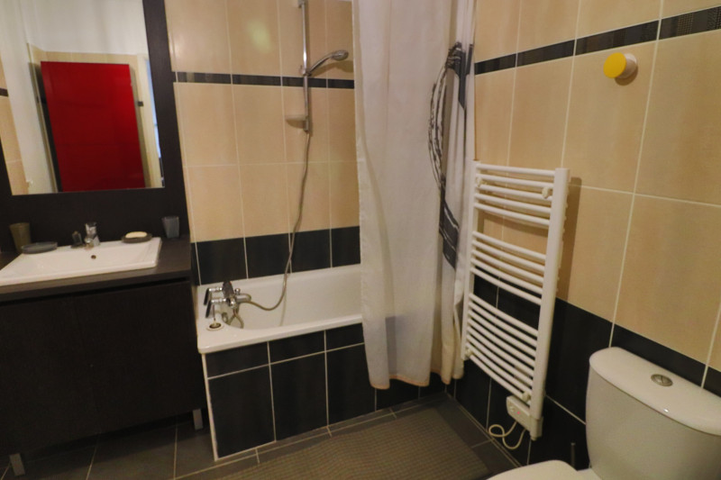 _lv_images__lot_0000002433_08_18415881 _lv_images__lot_0000002433_08_18415881