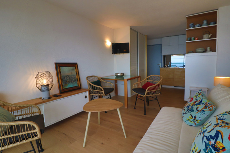 _lv_images__lot_0000002439_05_19034836