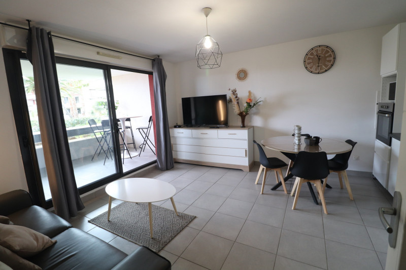 _lv_images__lot_0000002441_02_18966239 _lv_images__lot_0000002441_02_18966239