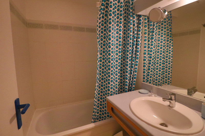 _lv_images__lot_0000002451_11_18318514 _lv_images__lot_0000002451_11_18318514