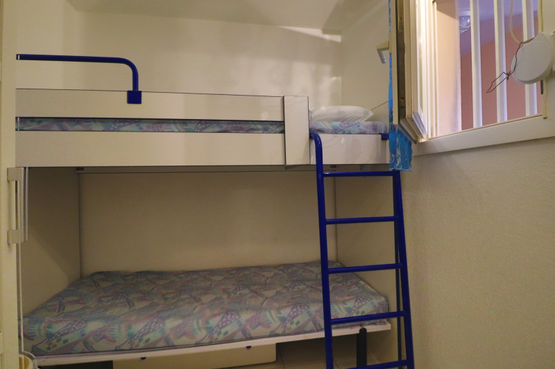 _lv_images__lot_0000002452_09_19261181