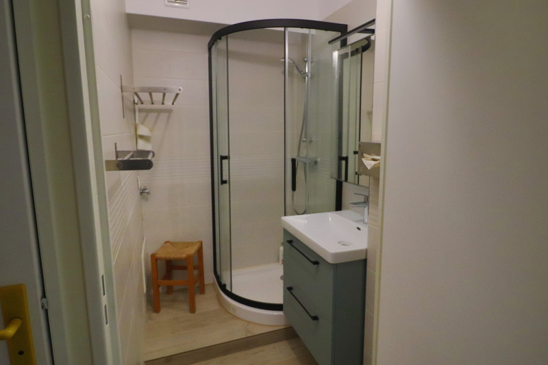 _lv_images__lot_0000002456_07_18138459 _lv_images__lot_0000002456_07_18138459