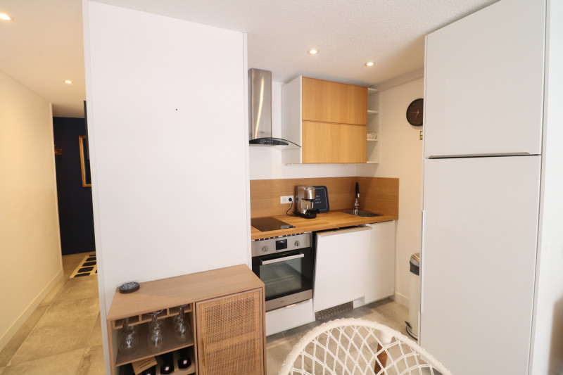 _lv_images__lot_0000002459_04_18880108