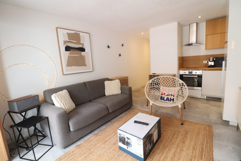 _lv_images__lot_0000002459_05_18901419 _lv_images__lot_0000002459_05_18901419