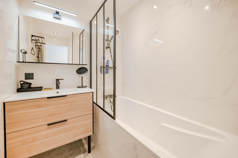 _lv_images__lot_0000002459_10_18166893 _lv_images__lot_0000002459_10_18166893