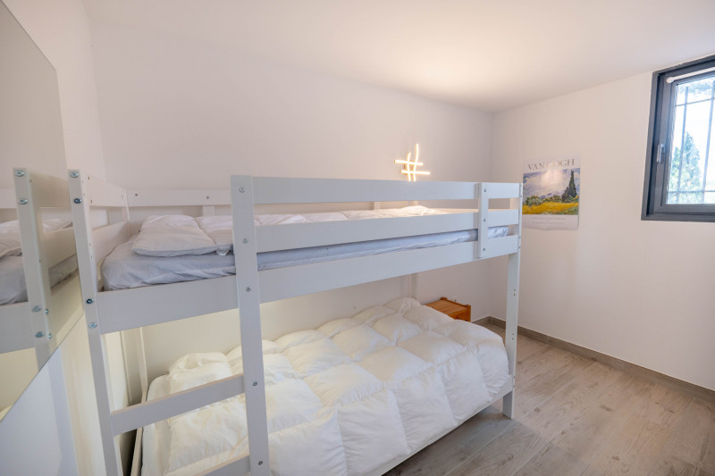 _lv_images__lot_0000002462_09_18445423 _lv_images__lot_0000002462_09_18445423