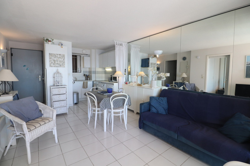 _lv_images__lot_0000002473_04_18255678 _lv_images__lot_0000002473_04_18255678