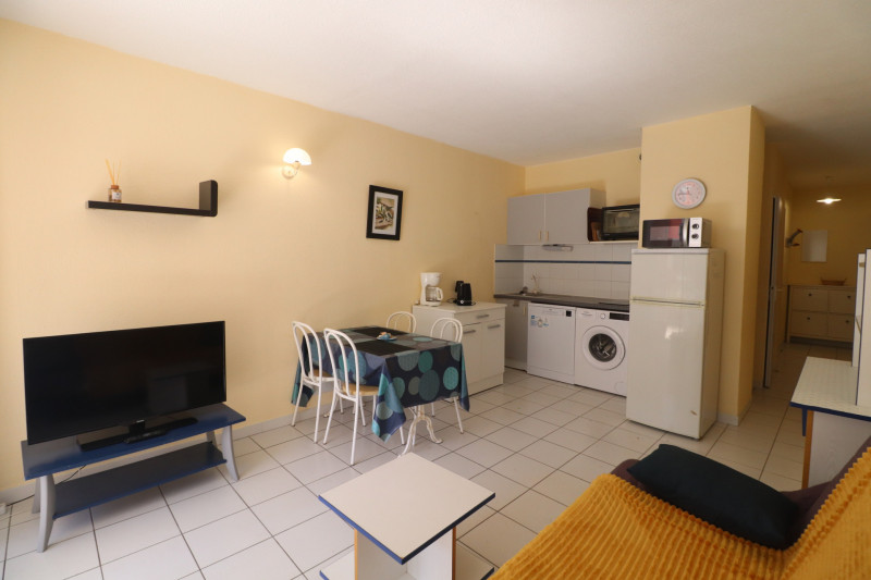 _lv_images__lot_0000002474_04_18532732