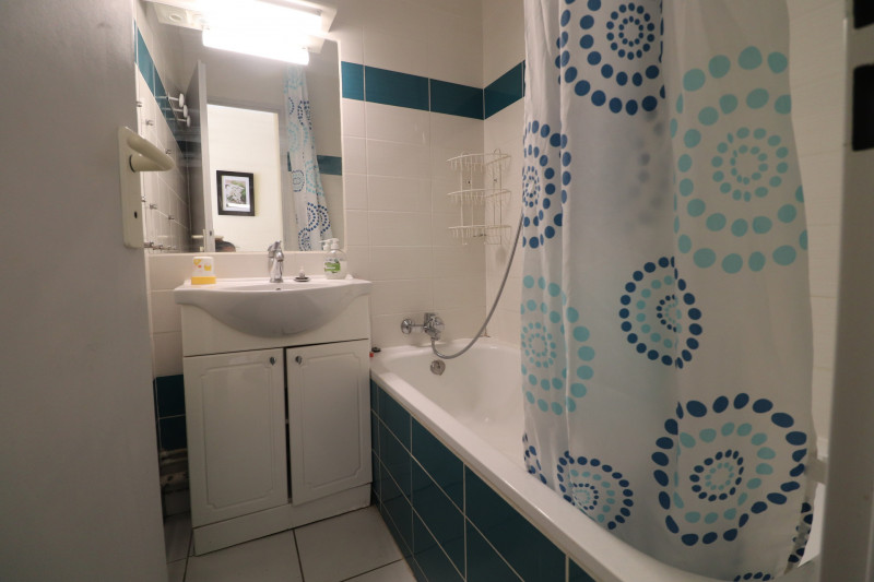 _lv_images__lot_0000002474_09_18437504