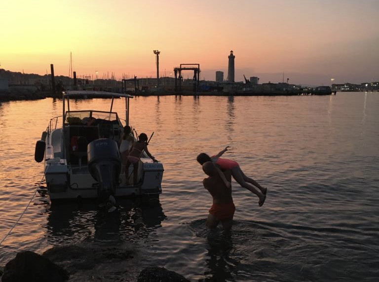 ae42d87d-afb0-4520-8b00-c006e0c93a1b ae42d87d-afb0-4520-8b00-c006e0c93a1b