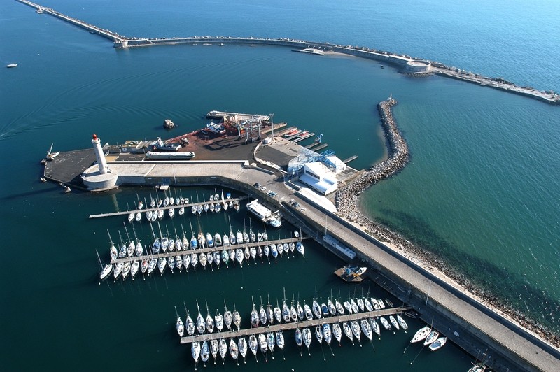 base-e-tabarly-vue-avion-sete-sce-comm-mole saint louis phare bateaux mer mediterranee