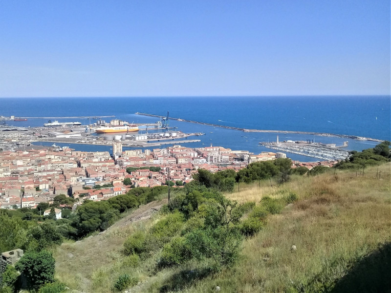 Vue sur la ville portuaire maritime.jpg