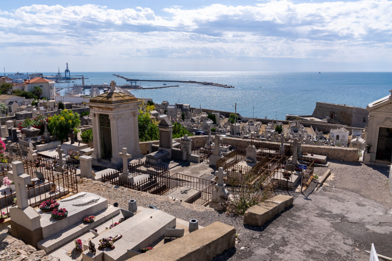 cimetiere-marin-m-ricard-ot-thau-22789-1200px-14525764
