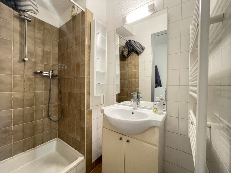 image00008 image00008