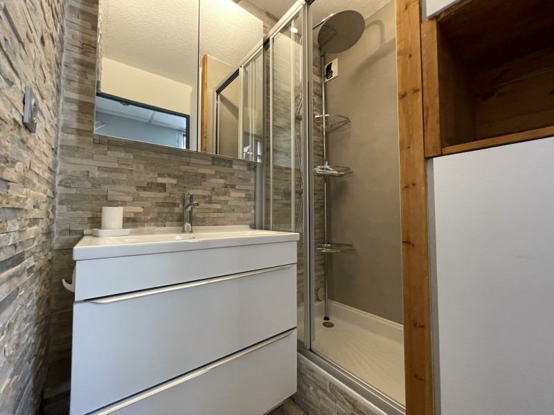 image00010 image00010