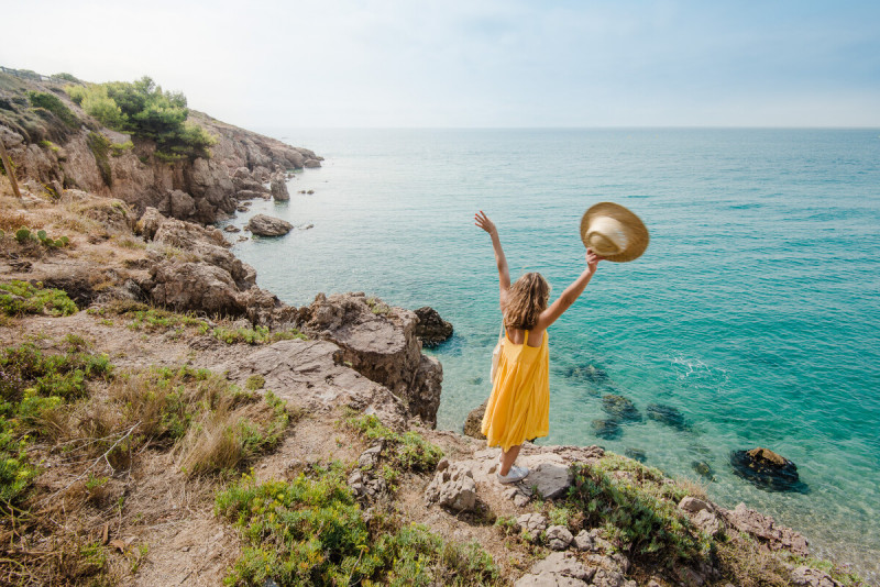 jeune-femme-corniche-sete-n-chauveau-ot-thau-4535-1200px-14525758