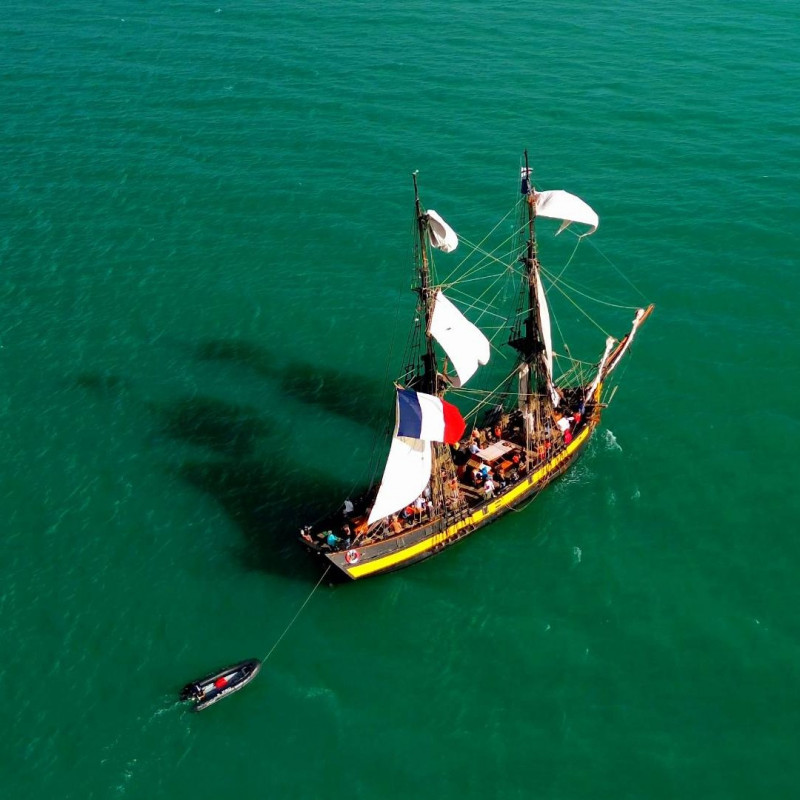Le Phoenix Tall Ship 