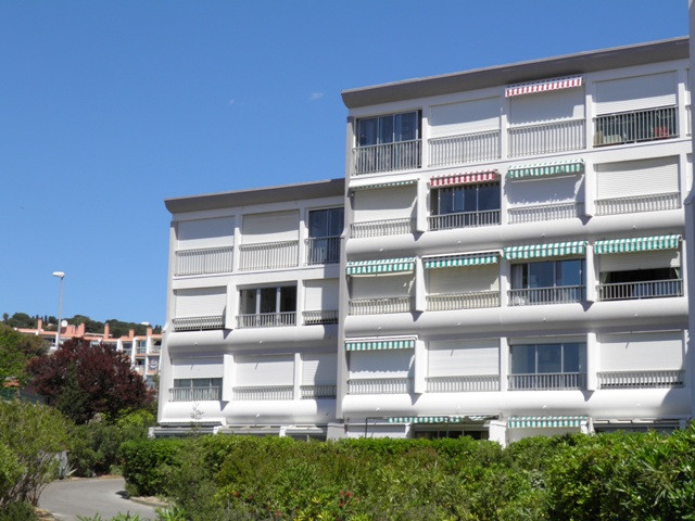 Résidence. L'appartement est au 3 ème étage sur le bâtiment de gauche